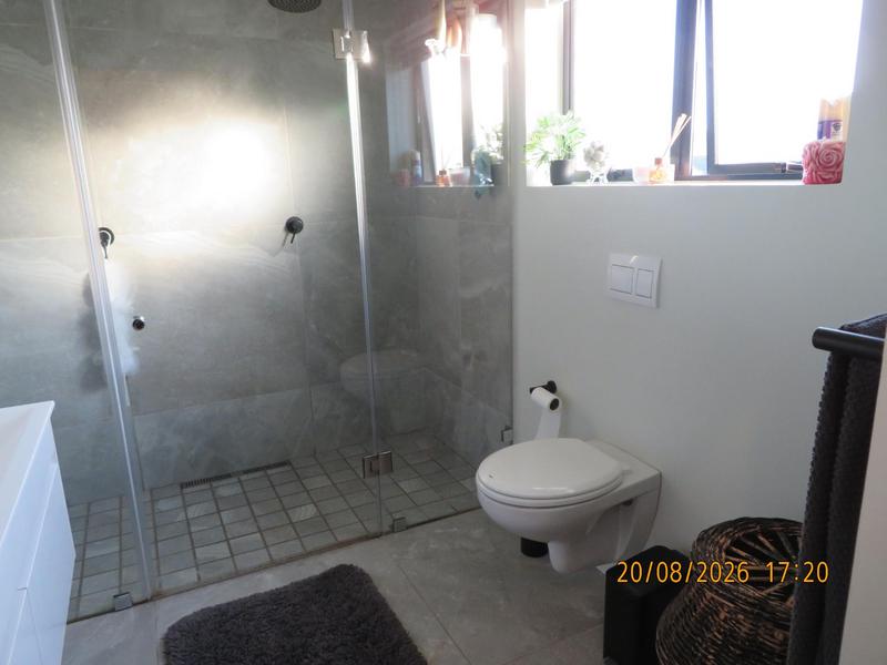 To Let 5 Bedroom Property for Rent in Zevendal Western Cape